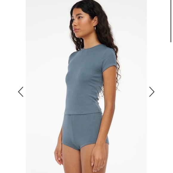 LACAUSA Quincy Baby Tee in Steel Size XS - Picture 2 of 8